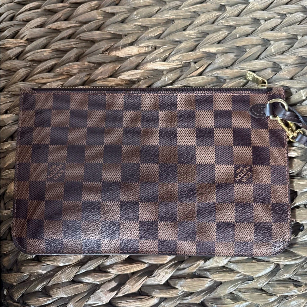 LV Zip pouch - Picture 6 of 17